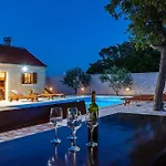 My Dalmatia - Zara With Private Swimming Pool *