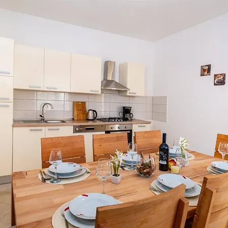 My Dalmatia - Zara With Private Swimming Pool 펜션 *