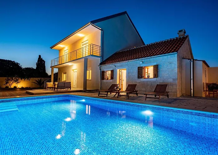 My Dalmatia - Zara With Private Swimming Pool Vikendica *